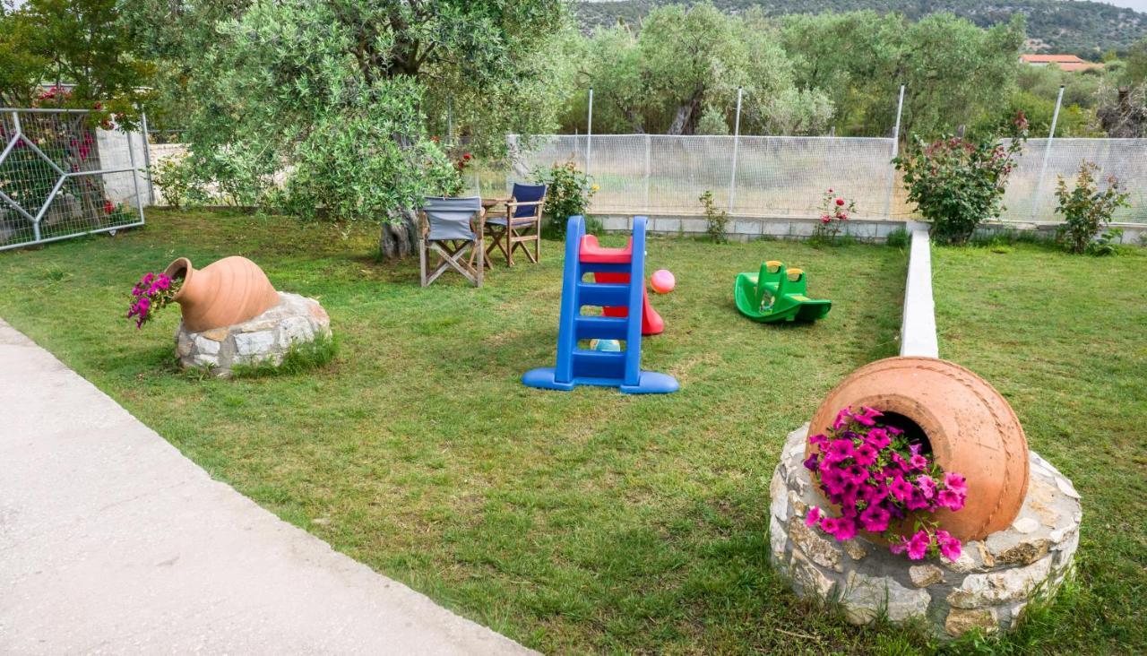 אסטריס Kiriakos Holiday Home מראה חיצוני תמונה