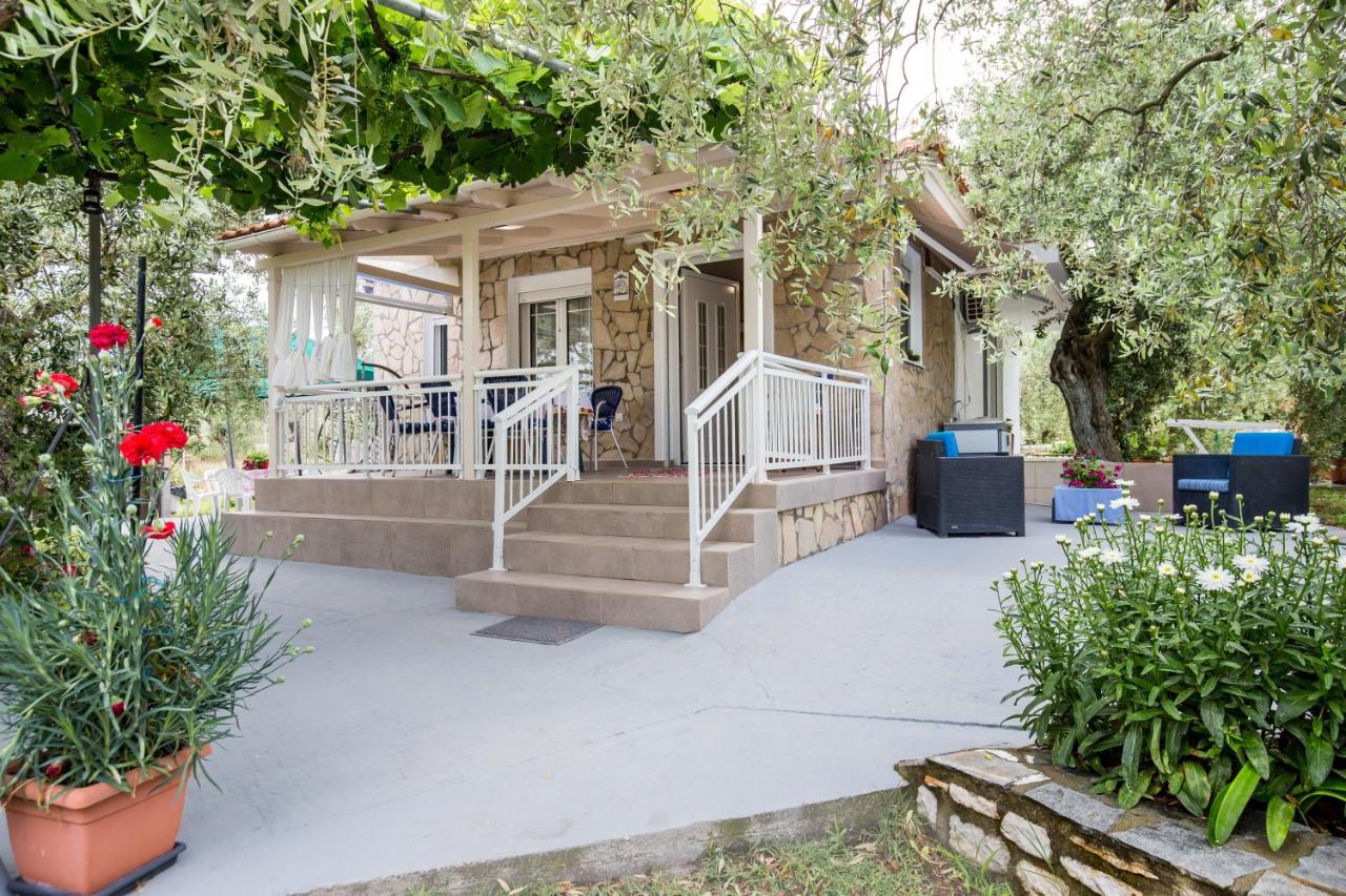 אסטריס Kiriakos Holiday Home מראה חיצוני תמונה