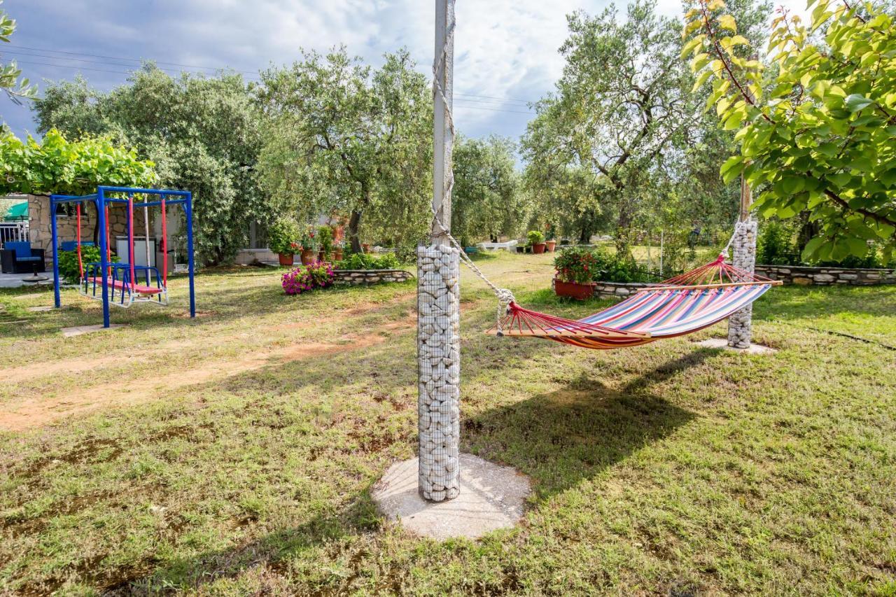 אסטריס Kiriakos Holiday Home מראה חיצוני תמונה